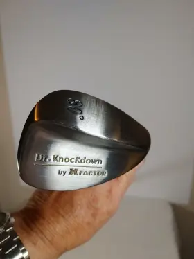 866553 DR. KNOCKDOWN BY X FACTOR Wedge Rh Graph Shaft