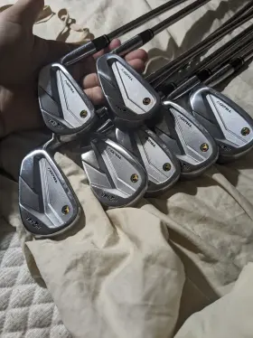 TR20V HONMA Right Iron Set Pro Tour