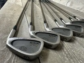 2948 KING COBRA Snake Iron Set Graphite Aerostar Shafts Rh #2