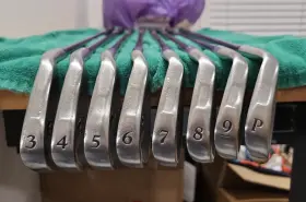 220.S JOLLA Club Iron Set Rh Triple Notch Graphite Shafts