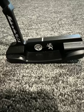 387033 PIRETTI Cuvio Putter Golf Shaft Headcover #2