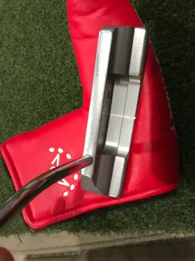 126386804 SCOTTY CAMERON Studio Circle Newport Prototype Bend