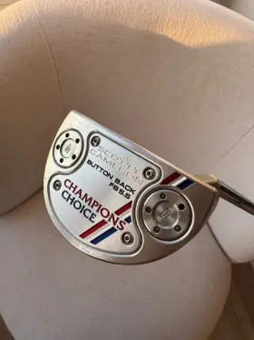 213211594 SCOTTY CAMERON Champions Choice Fastback Putter