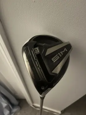 B1187002 TAYLORMADE Sim Lh Driver Stiff Shaft