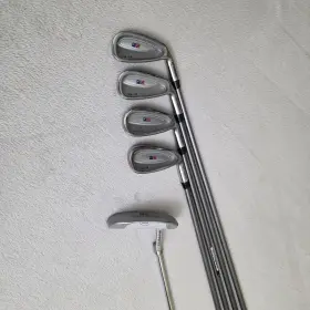 5739 U.S. KIDS GOLF Tour Junior Iron Set Putter Rh Graphite
