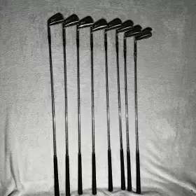 07635 WILSON Golf Iron Set Left Steel Head