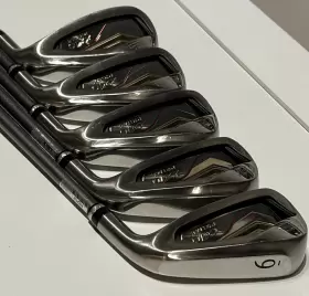 PRIME-12 XXIO Iron Set Rh Flex Graphite Grips