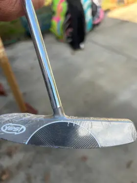 65476 YES Caroline Groove Blade Mens Putter Left Grip